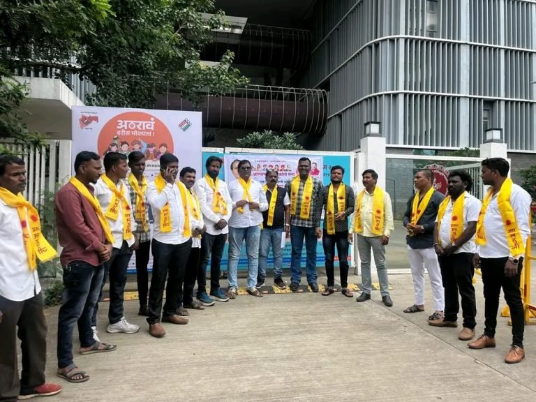 आण्णा भाऊ साठे क्रांती फोर्स पुणे जिल्ह्याच्या वतीने साहित्य सम्राट आण्णा भाऊ साठे यांना भारतरत्न पुरस्कार मिळावा व विविध मागणीसाठी एक दिवसीय धरणे आंदोलन संपन्न.