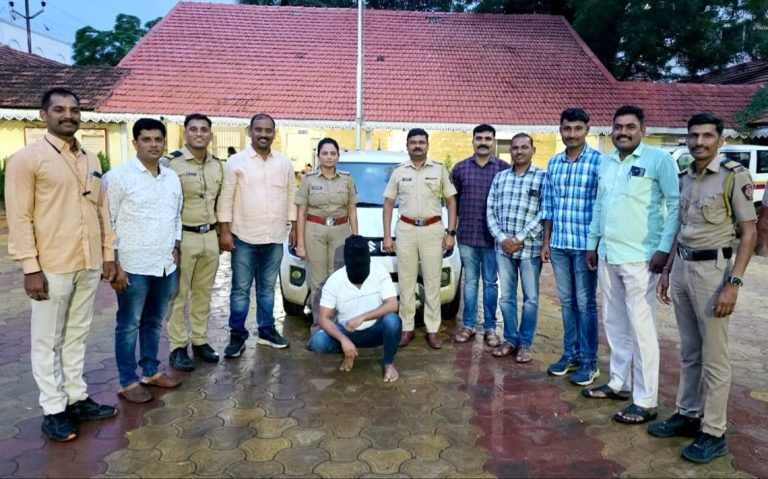 लिफ्ट देण्याच्या बहाण्याने प्रवाशांना लुटणारा आरोपी दौंड पोलीस स्टेशन गुन्हे शोध पथकाकडून २४ तासात जेरबंद*