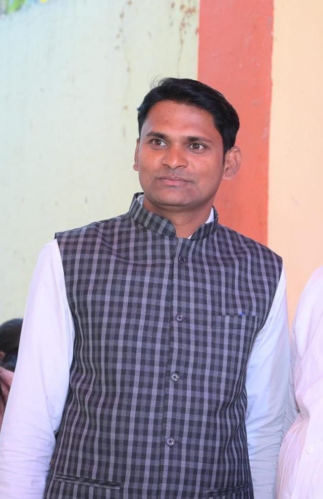 आंतरराष्ट्रीय इतिहास परिषदेसाठी प्रा.सुहास नाईकसर रवाना.