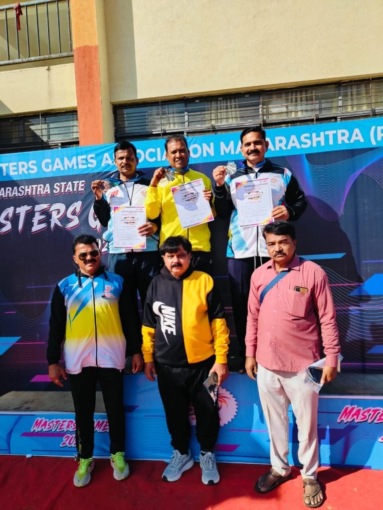 भाऊसाहेब महाडिक यांनी राज्यस्तरीय मैदानी स्पर्धेत पटकाविले दुहेरी पदक, राष्ट्रीय स्पर्धेची निवड.