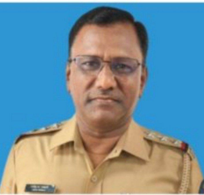 लोणी काळभोर पोलीस स्टेशनचे नवनियुक्त वरिष्ठ पोलीस निरीक्षक राजेंद्र पन्हाळे यांनी पदभार स्वीकारल्यापासून अवैध धंद्यांवर कठोर कारवाई सुरू