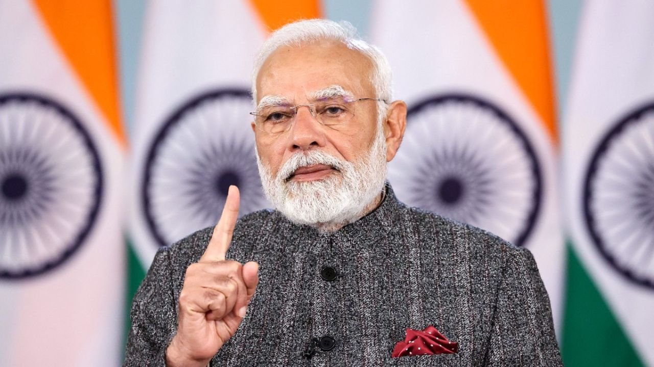 PM Narendra Modi जागतिक रेडिओ दिनाच्या निमित्ताने दिले शुभेच्छा, 'मन की बात'साठी मागवले लोकांचे सुचवण्या