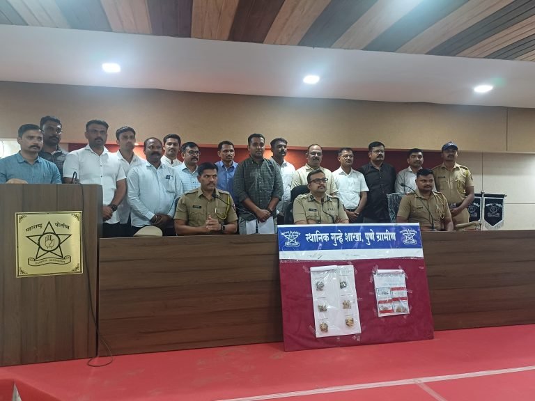 जबरदस्तीने महिलांचे दागिने लुटणाऱ्या सराईत गुन्हेगार टोळीला पुणे ग्रामीण पोलिसांची पकड — ७.१६ लाखांच्या मालमत्तेची चोरी उघडकीस