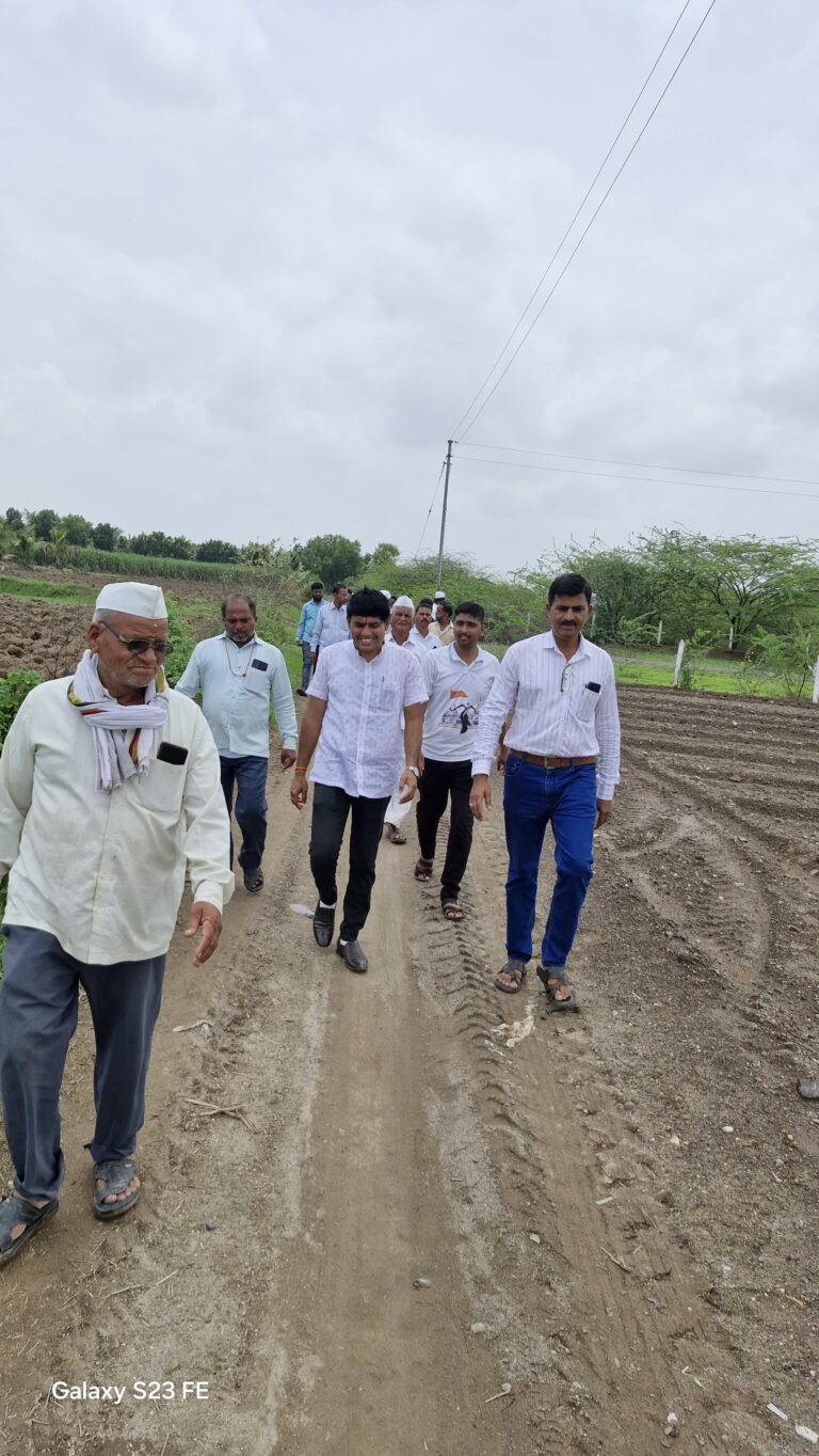 पूर्व हवेलीतील शिंदेवाडी-जगतापवाडीत शिव पाणंद रस्ते ग्रामस्थांच्या सहकार्याने खुले
