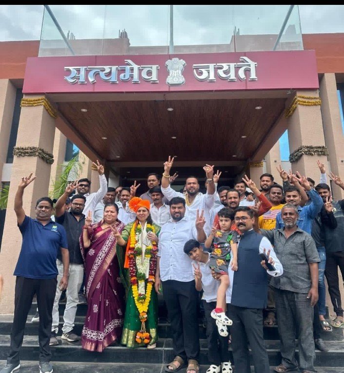 आंबेडकरी चळवळीशी एकनिष्ठ असणाऱ्या बडेकर कुटुंबीयांचा सन्मान सायली बडेकर उपसरपंचपदी निवड