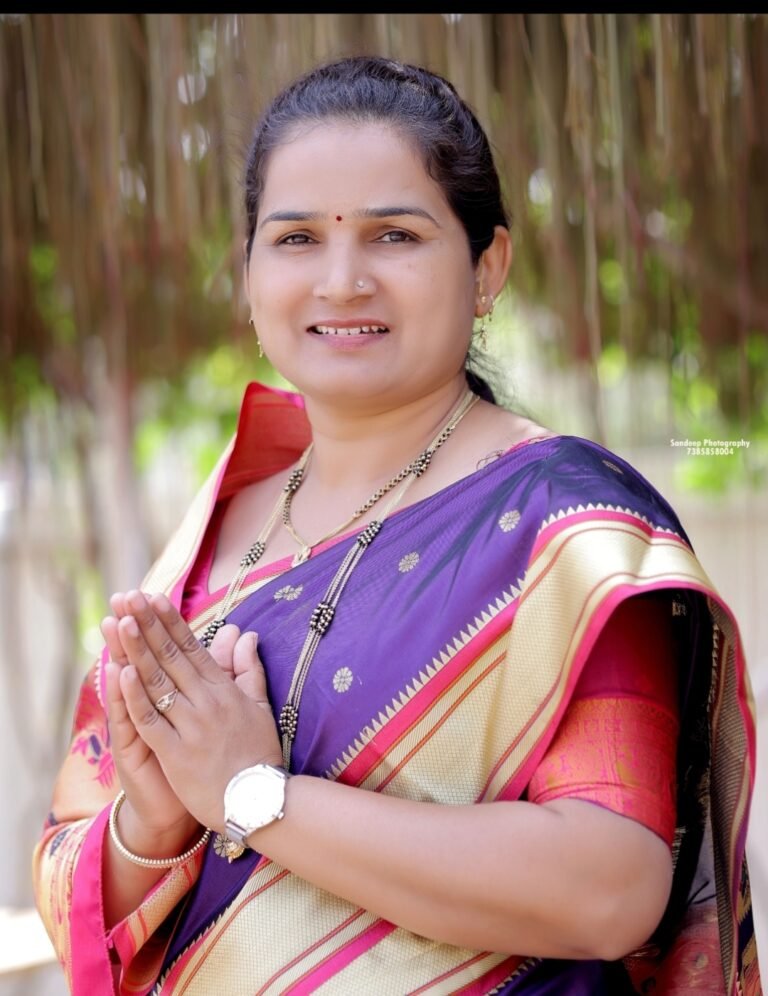 साखर कारखाना कामगाराची मुलगी ते जिल्हा परिषद सदस्य  संघर्ष, शिक्षकी सेवेतील संवेदनशीलता आणि समाजकार्यातून घडलेला सौ. शीतल सुजित कांबळे यांचा प्रेरणादायी प्रवास